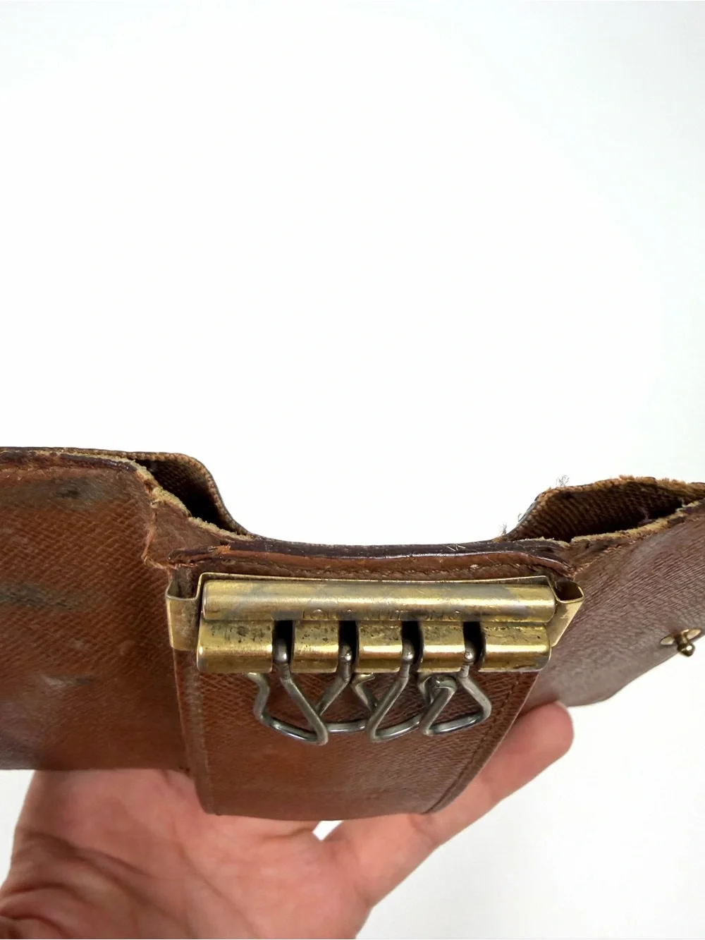 Authentic Louis Vuitton Monogram 4 Key Holder Case